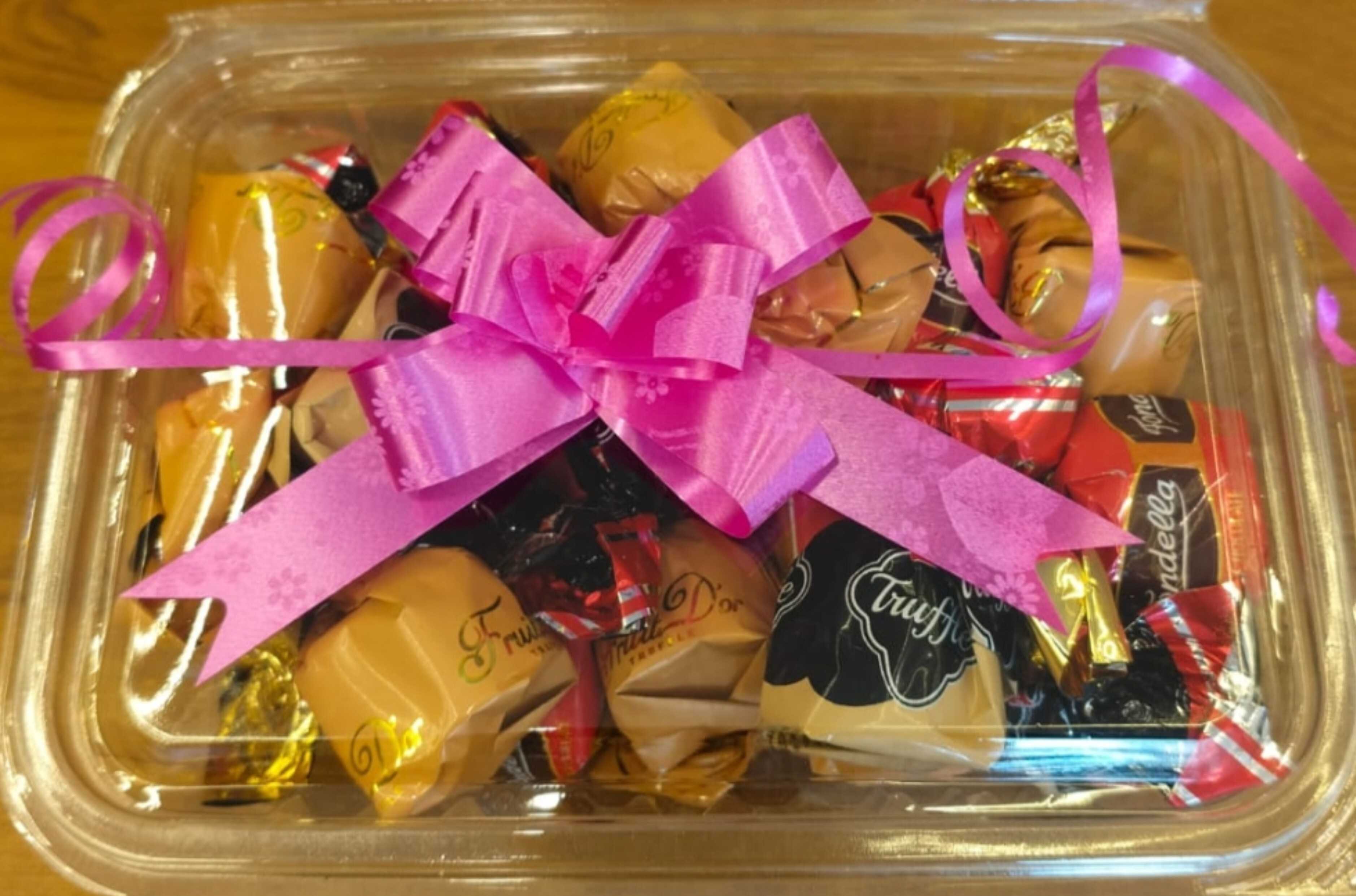 Premium RED N White Velvet Cake